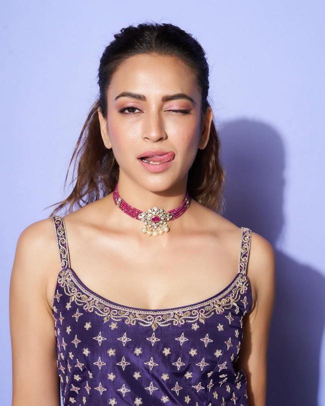 Kriti Kharbanda 6