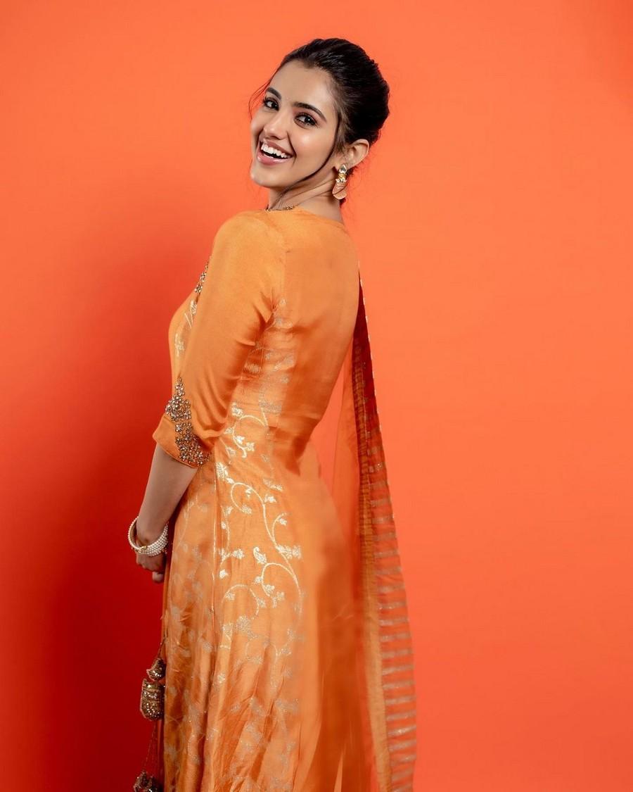 Malvika Sharma 9