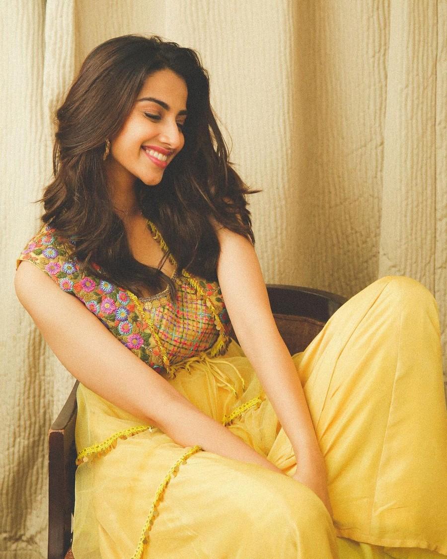 Meenakshii Chaudhary