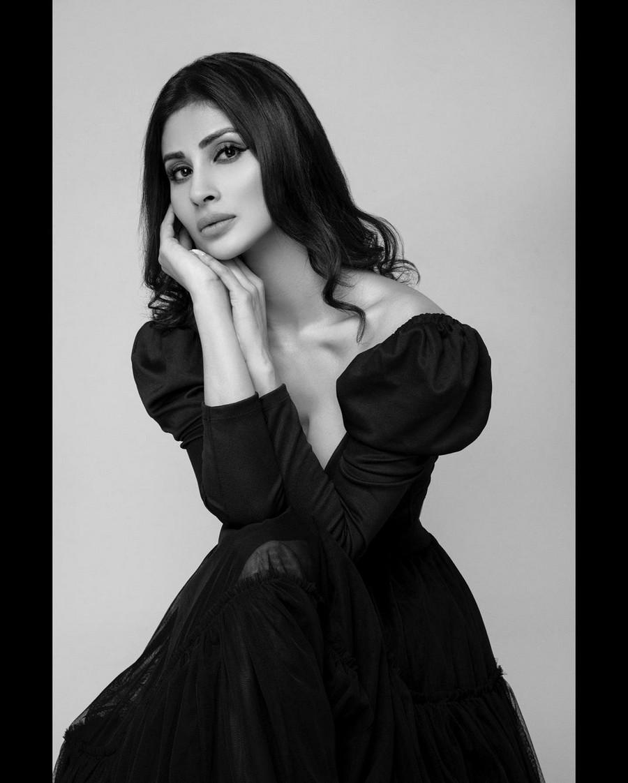 Mouni Roy 2
