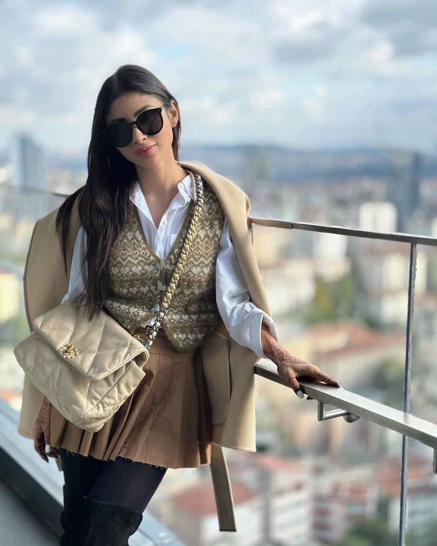 Mouni Roy 9