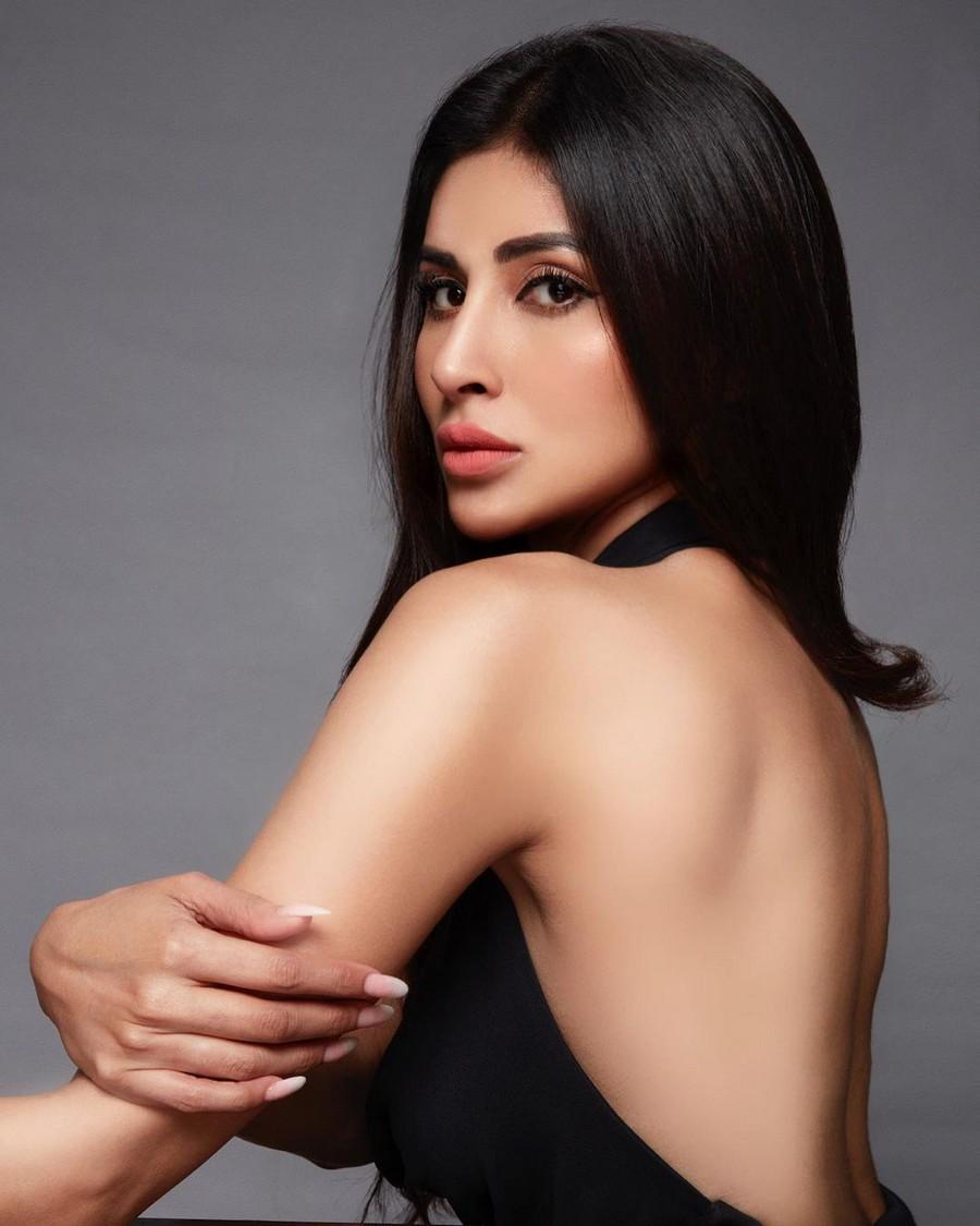 Mouni Roy 2