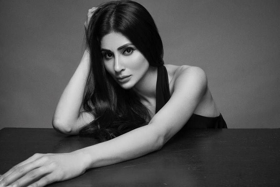 Mouni Roy 5