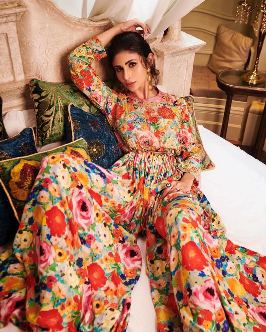 Mouni Roy 8