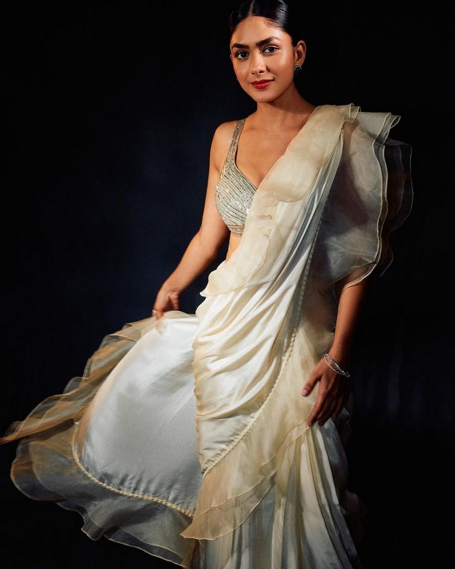Mrunal Thakur 6