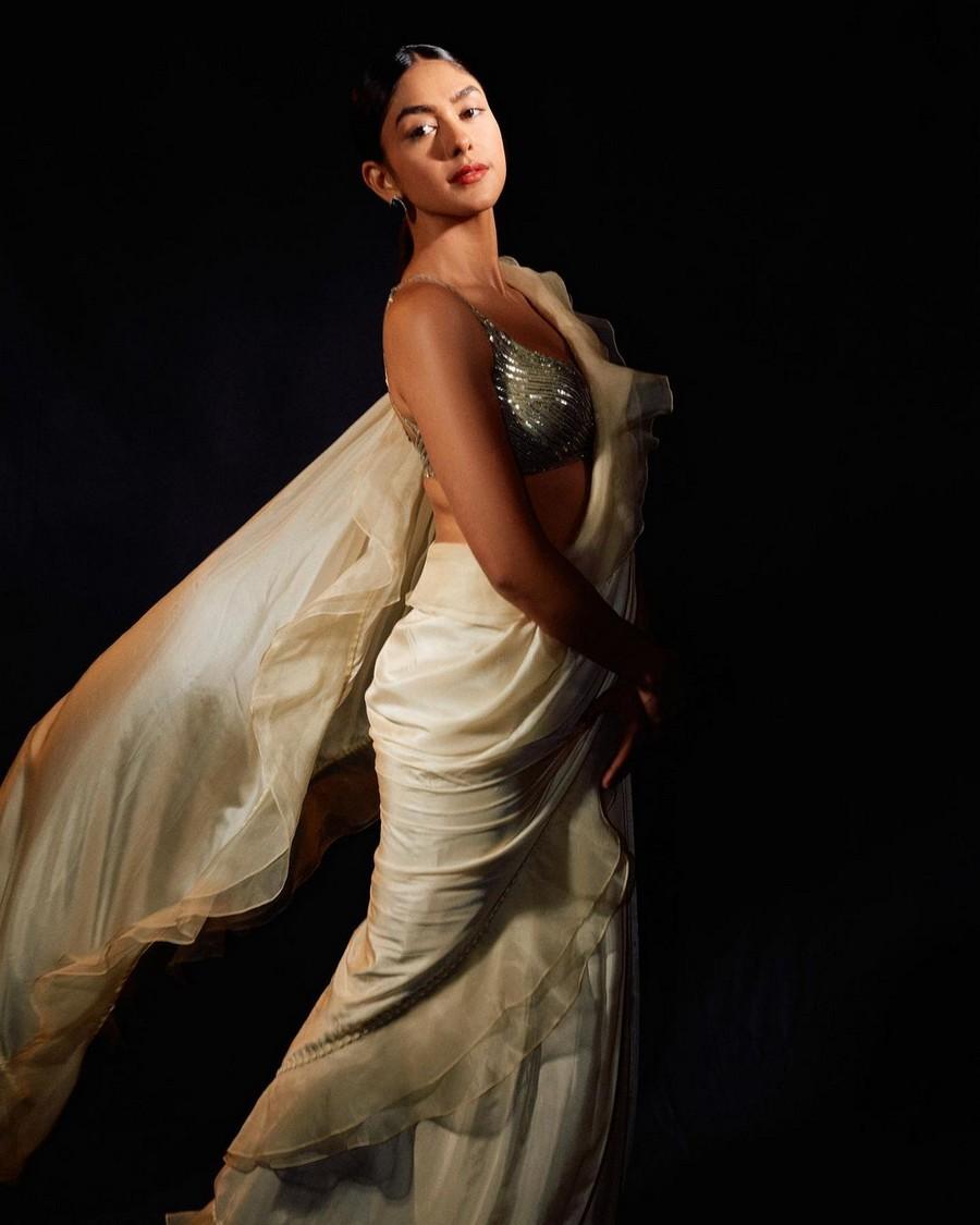 Mrunal Thakur 9