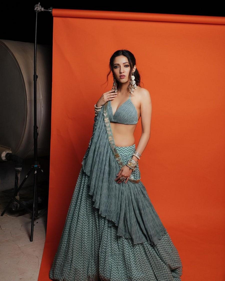Neha Shetty 7