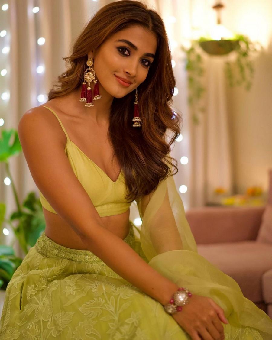 Pooja Hegde 7