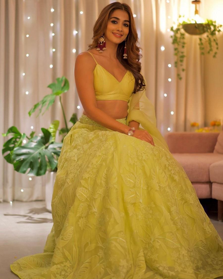 Pooja Hegde 8