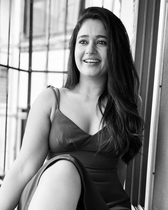 Poonam Bajwa 11