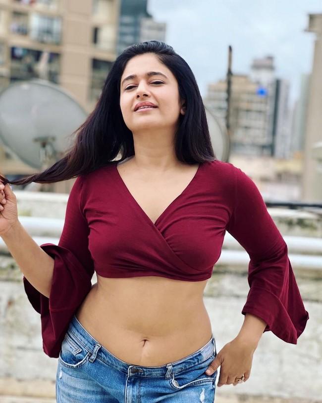 Poonam Bajwa 8