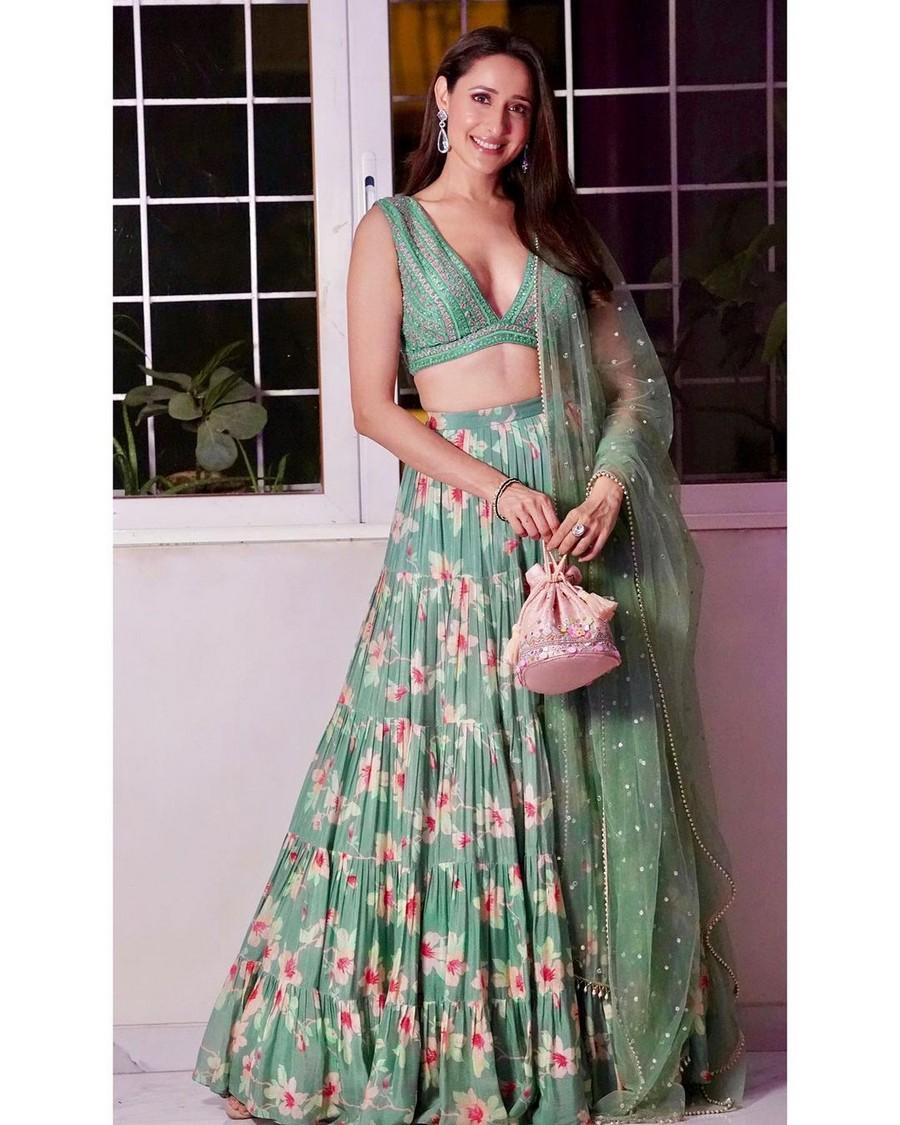 Pragya Jaiswal 5