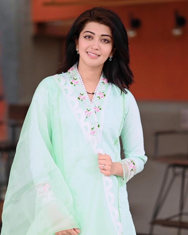 Pranita Subhash 9