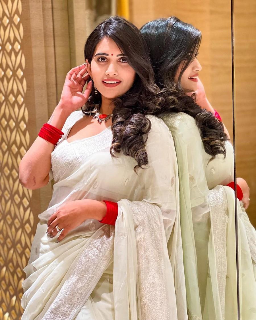 Sravanthi Chokarapu 6