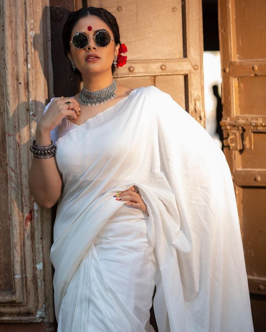 Sreemukhi 3