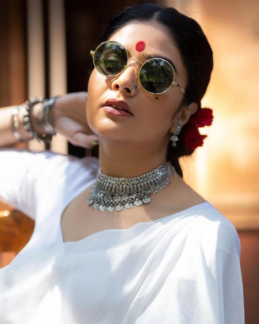Sreemukhi 4