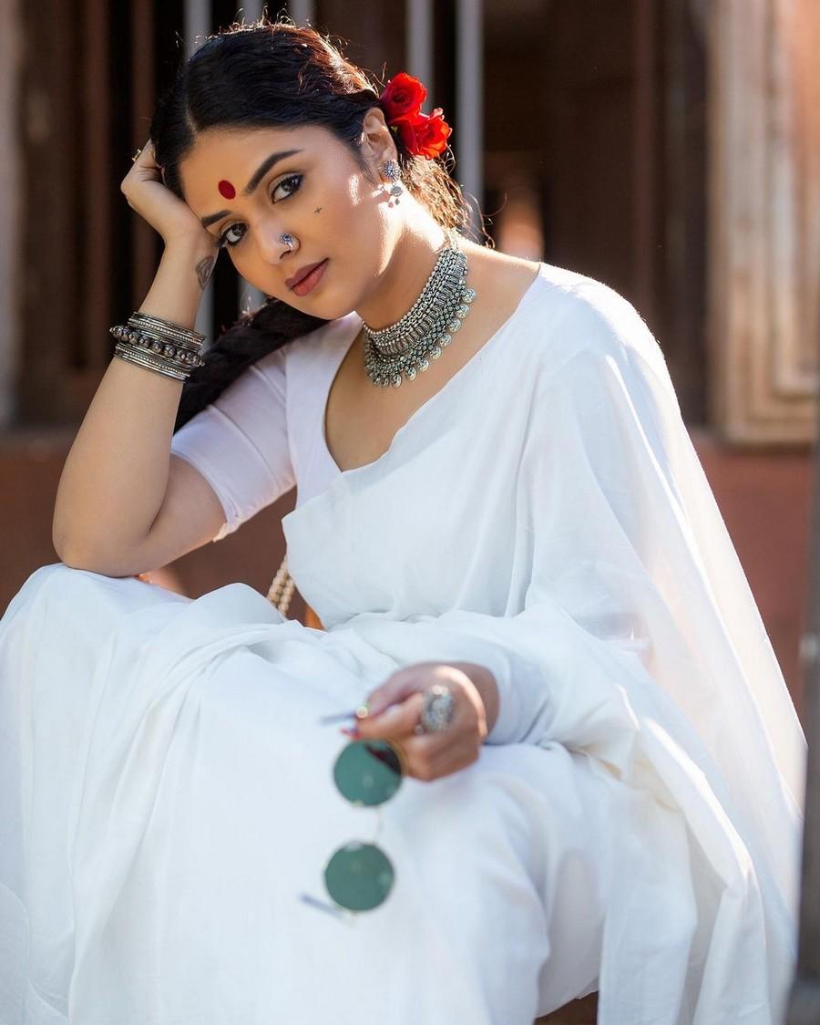 Sreemukhi 7