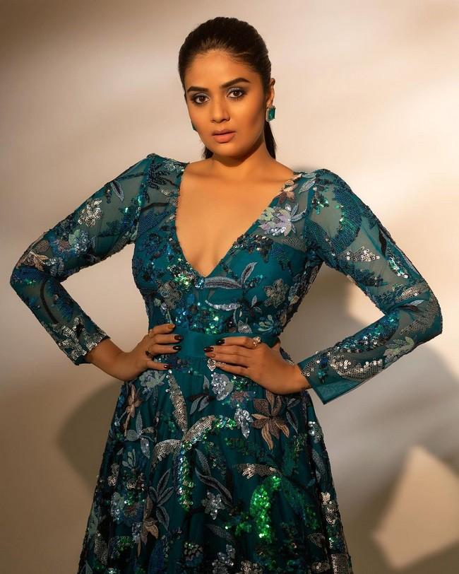 Sreemukhi 8