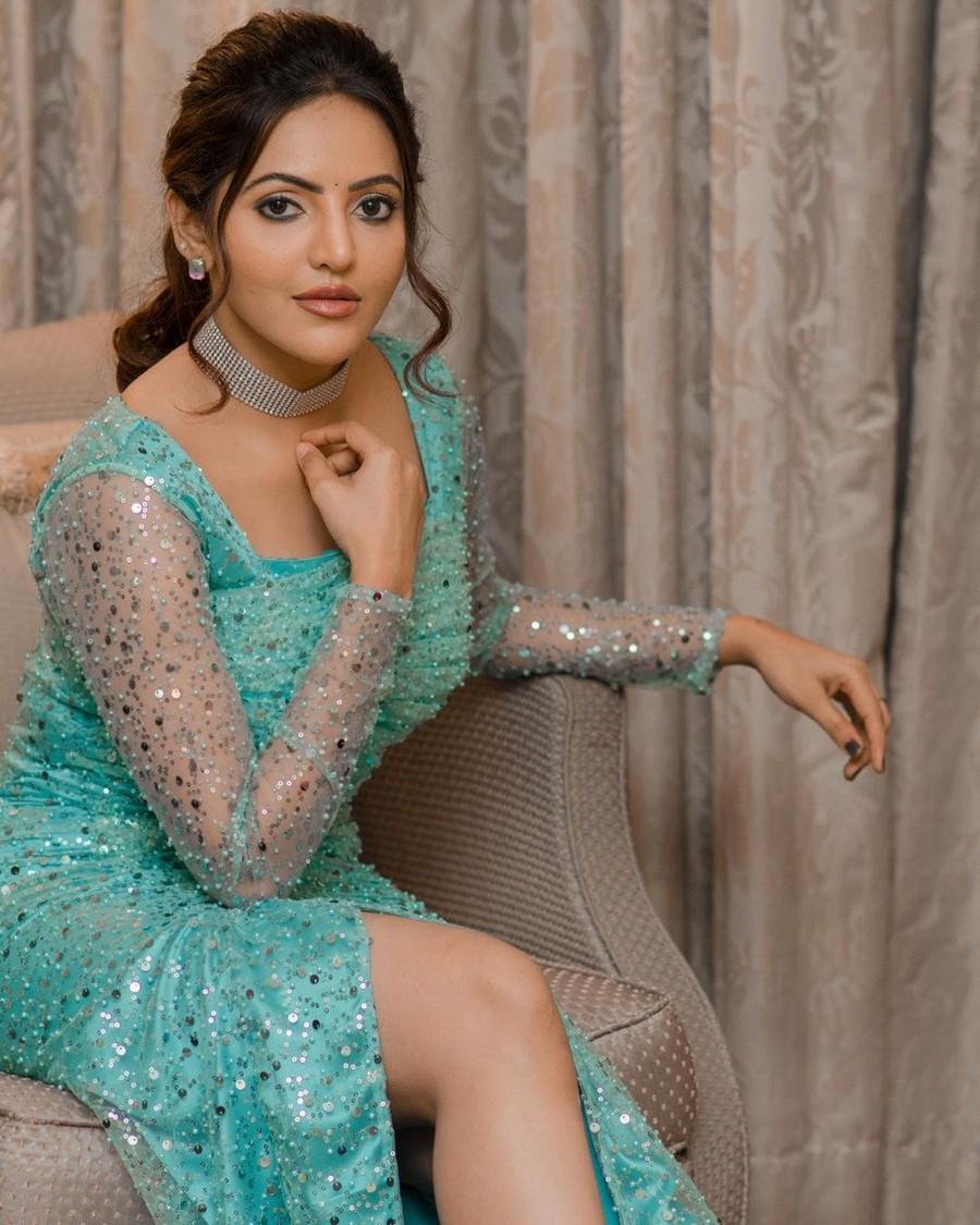 Athulyaa Ravi 7