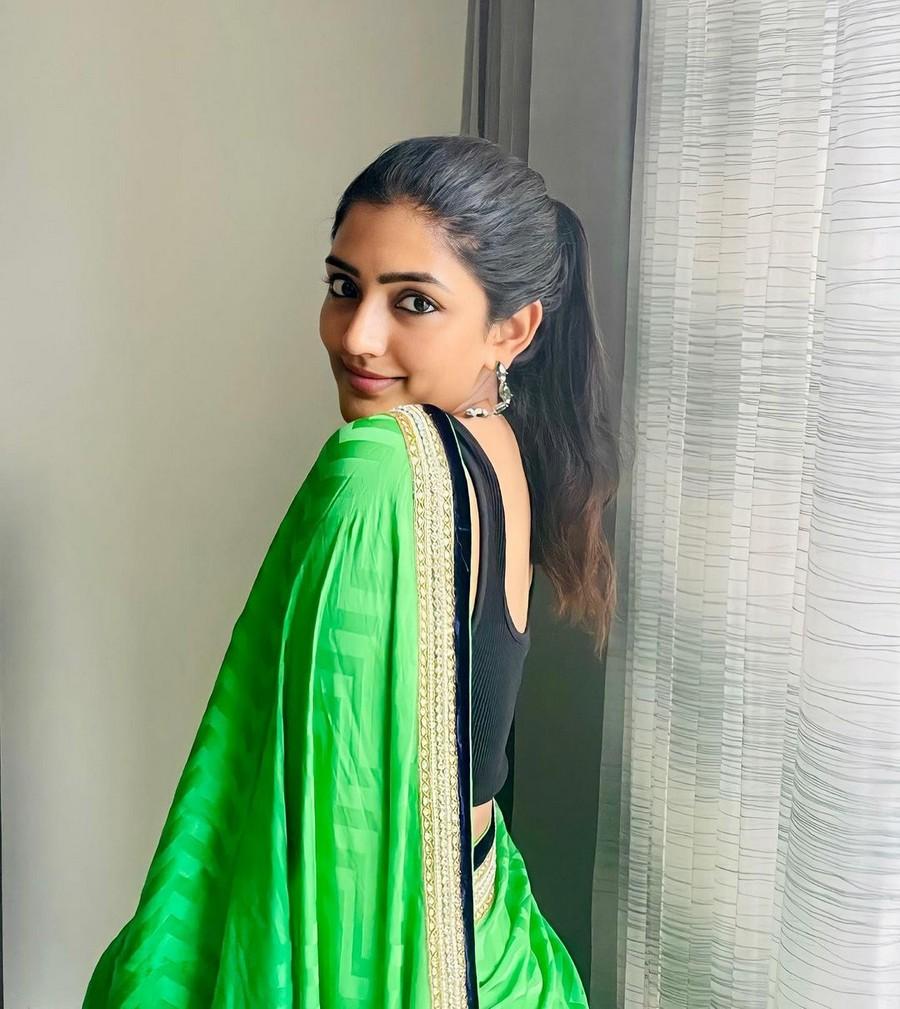 Eesha Rebba 2