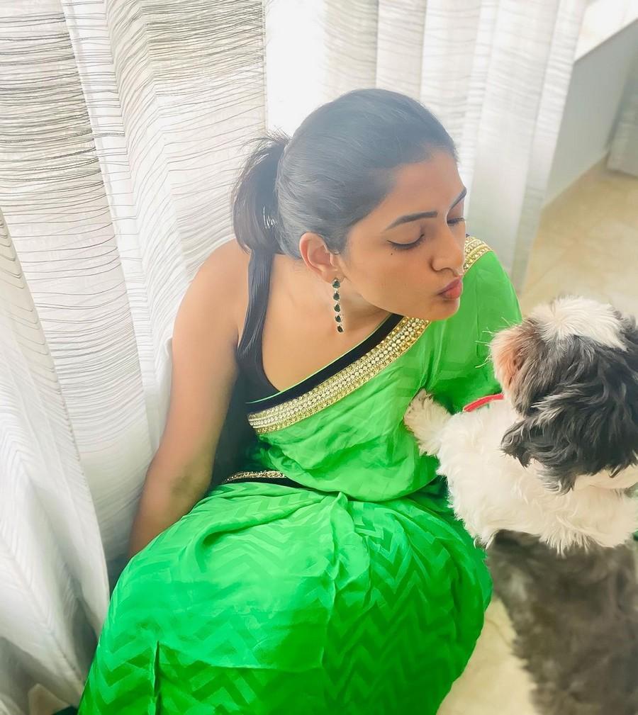 Eesha Rebba 3