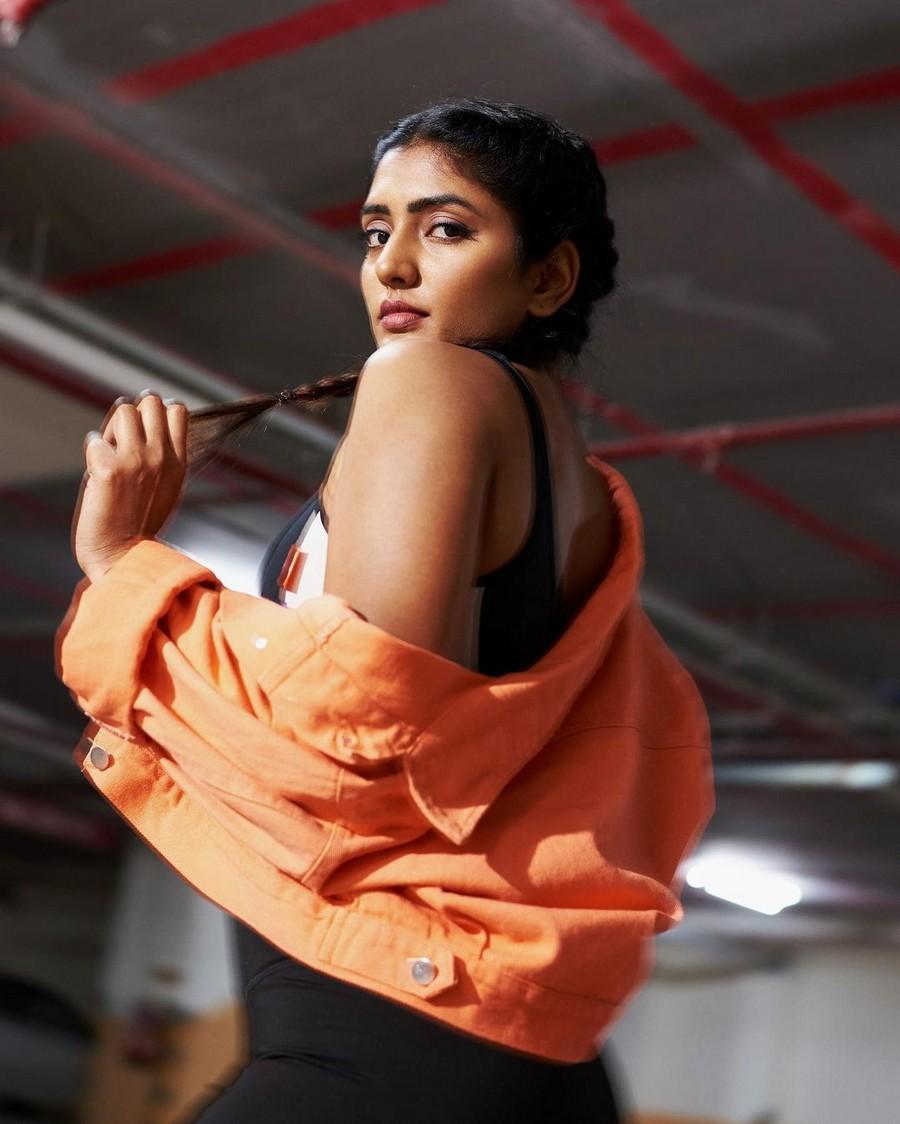 Eesha Rebba 3