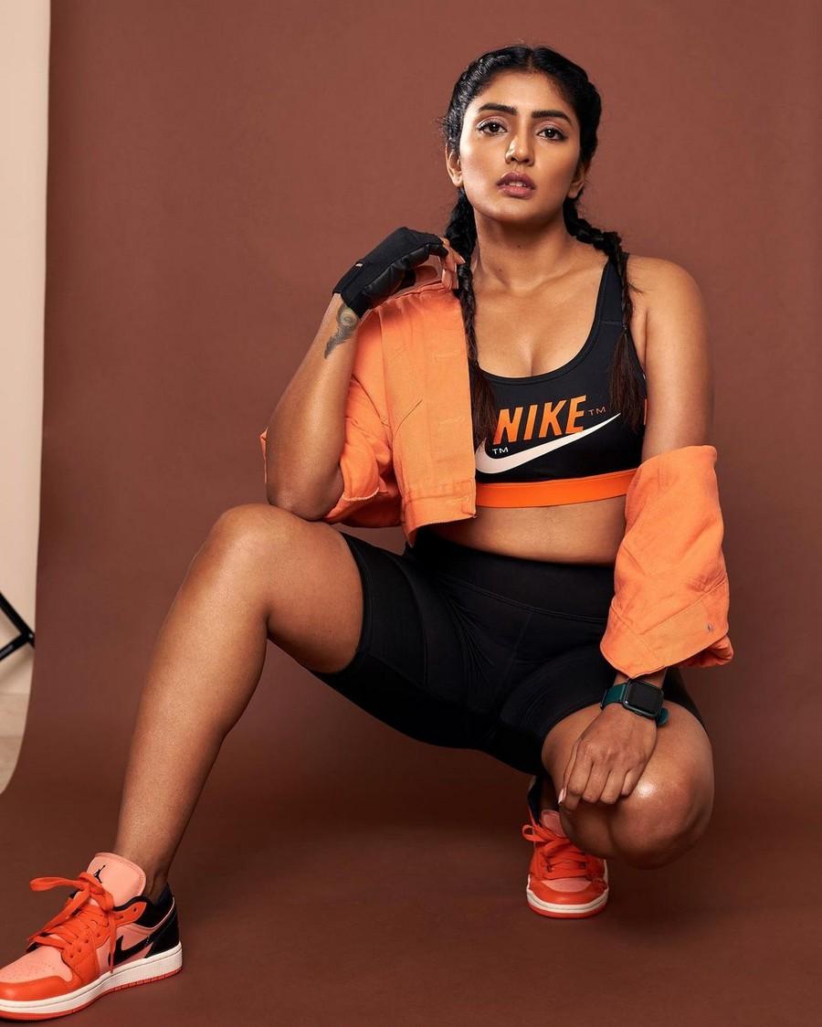 Eesha Rebba 4
