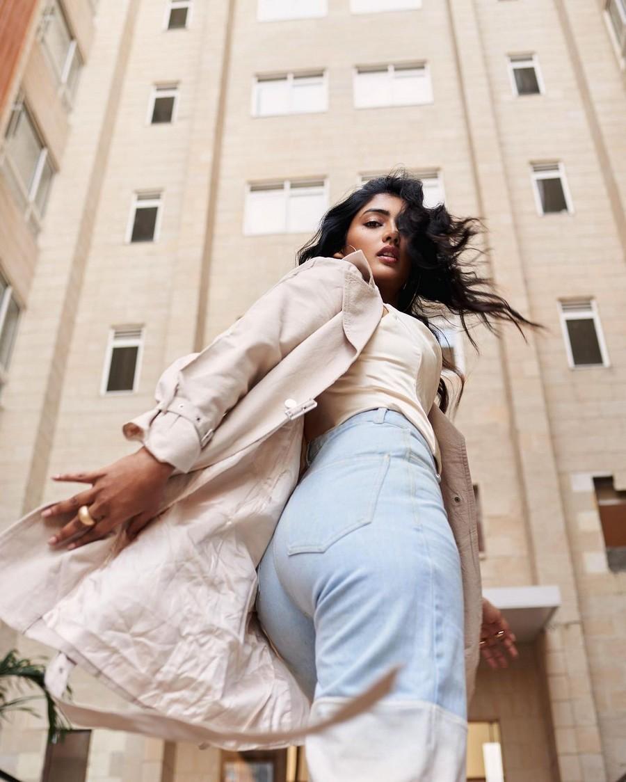 Eesha Rebba 9