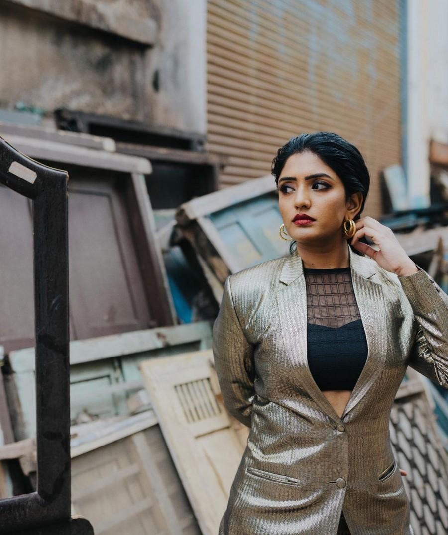 Eesha Rebba 4