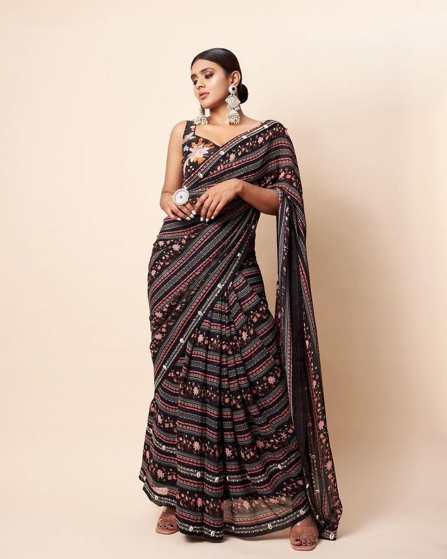 Hebah Patel 5