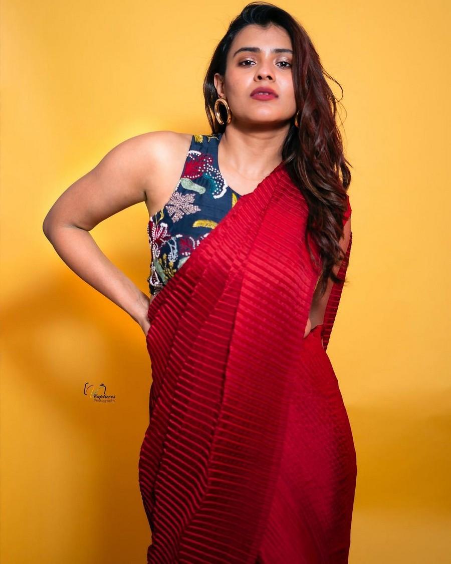 Hebah Patel 5