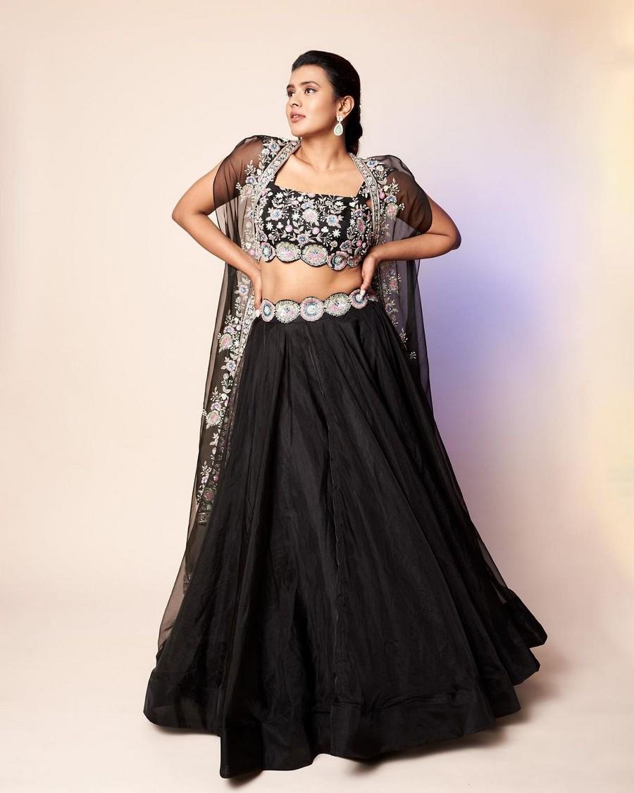 Hebah Patel 3