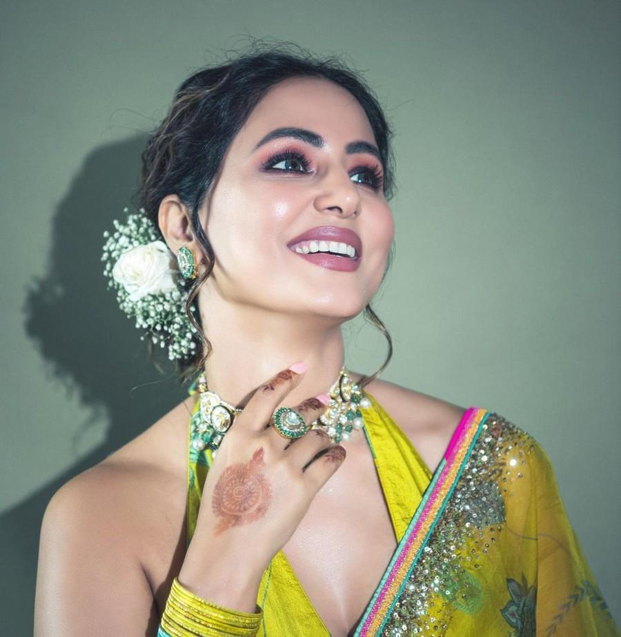 Hina Khan 16
