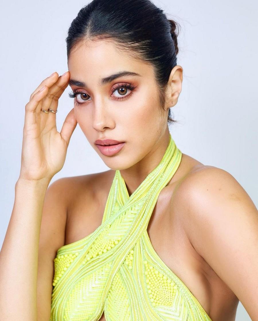Janhvi Kapoor 8