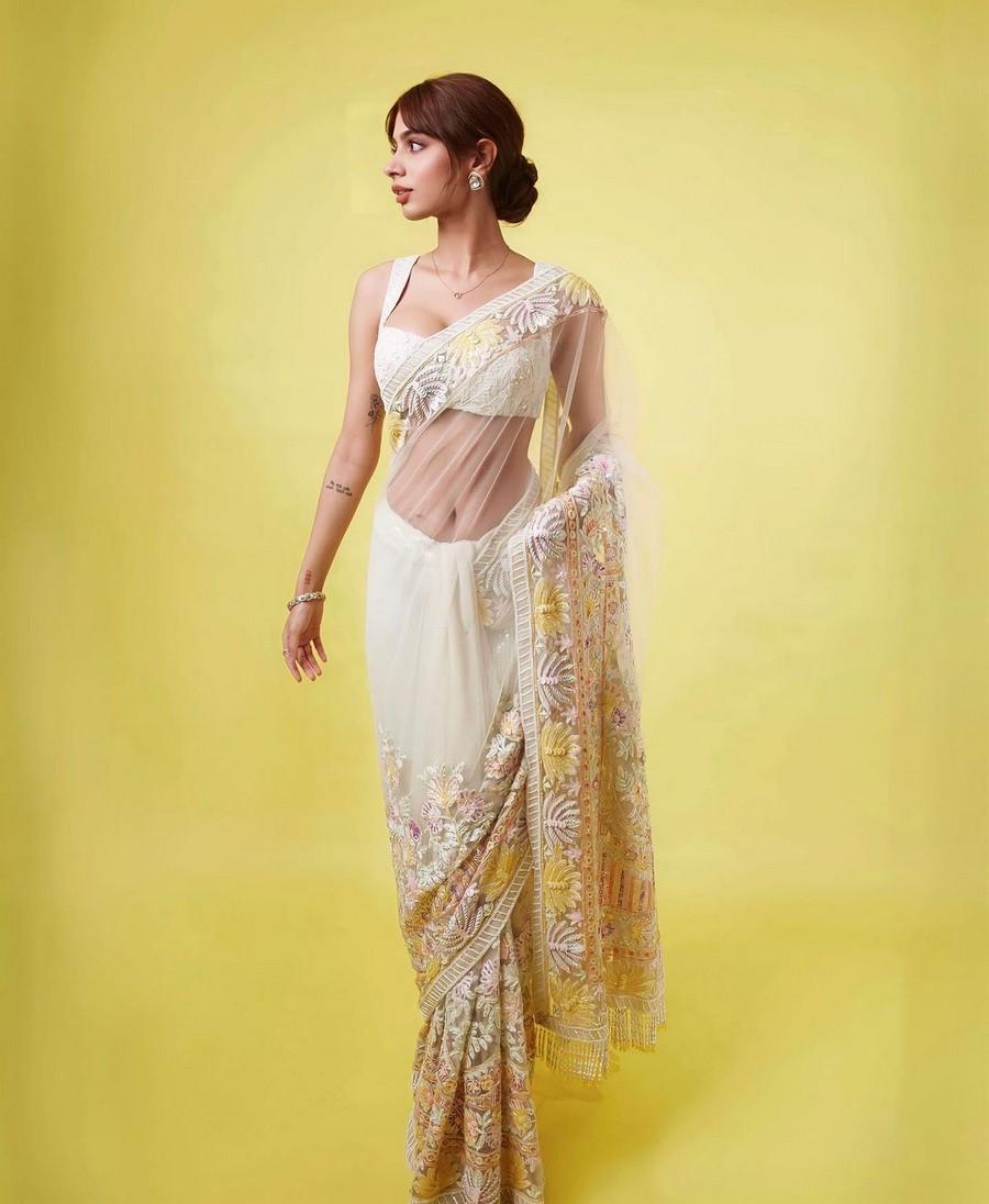 Kushi Kapoor 14