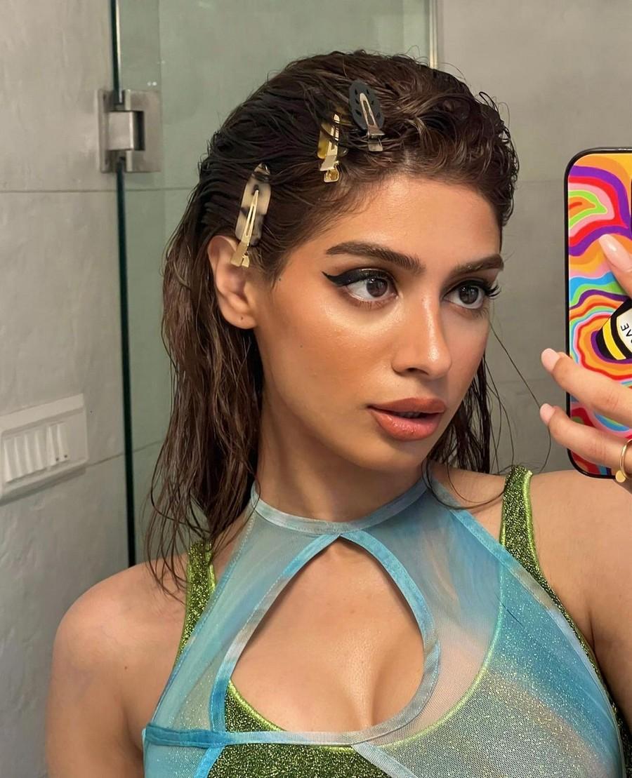 Kushi Kapoor 6
