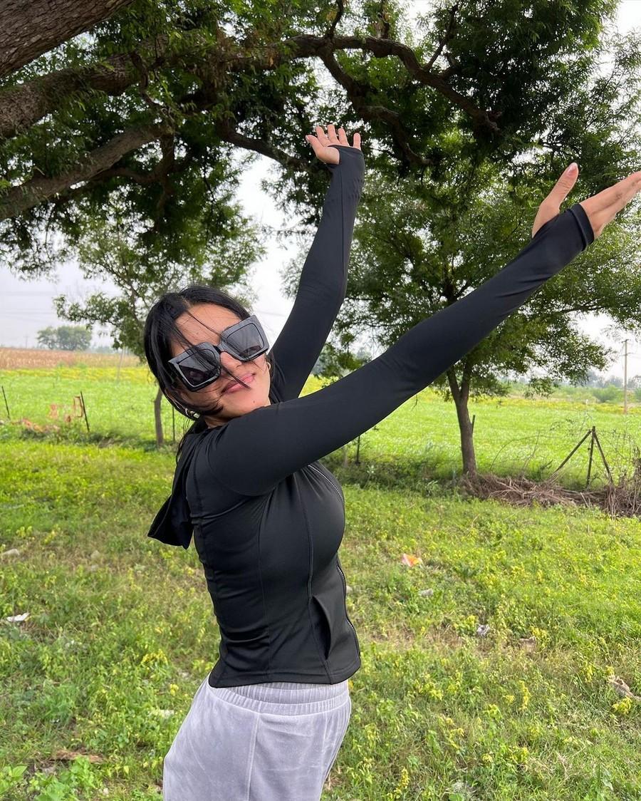 Mirnalini Ravi 11