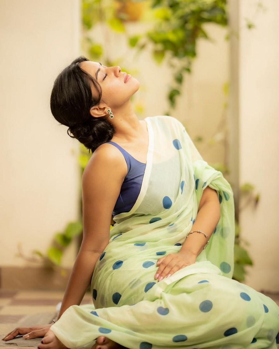 Mirnalini Ravi 3