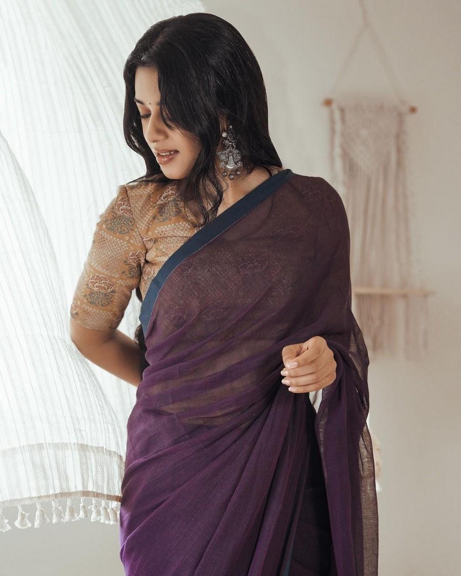 Mirnalini Ravi 10