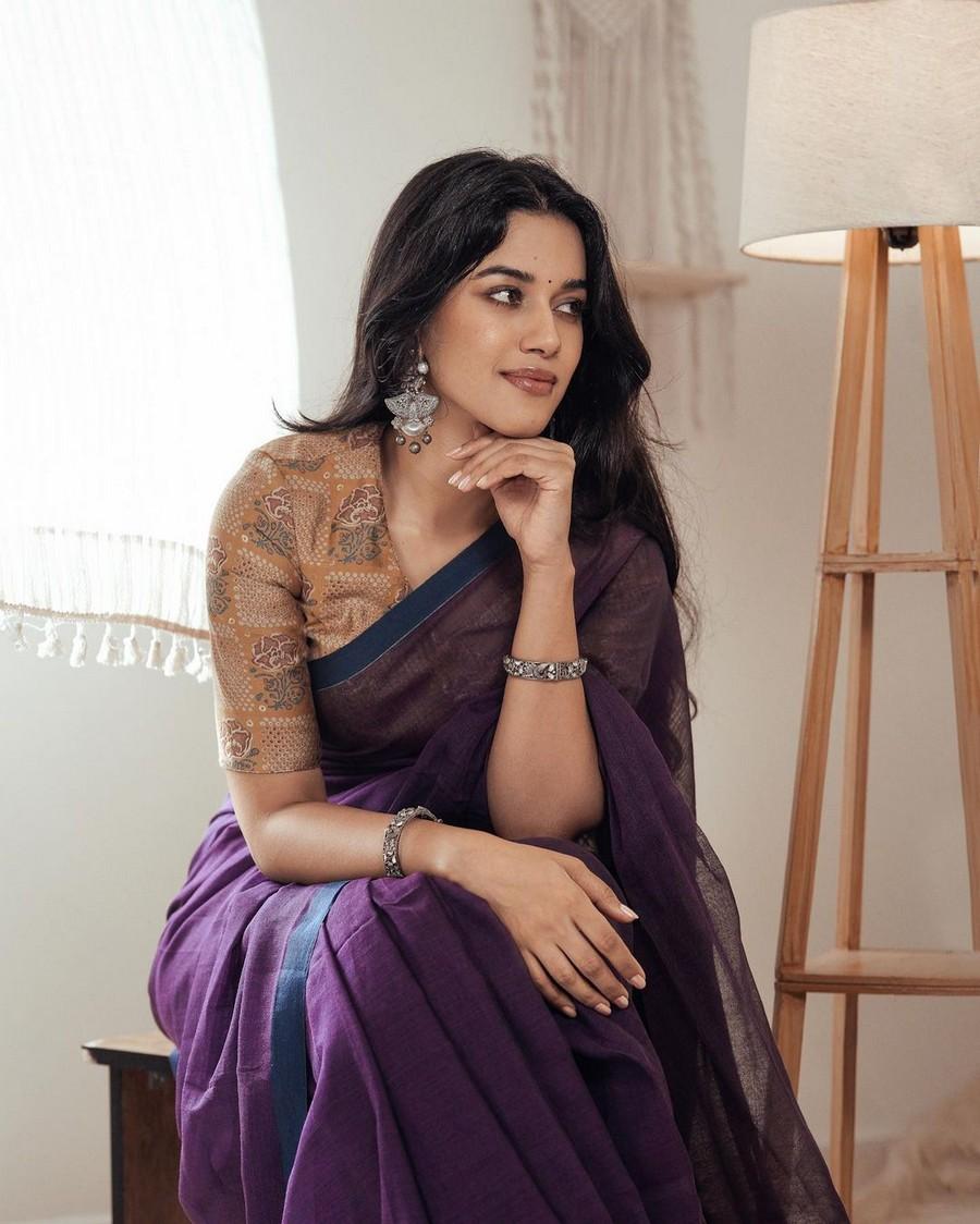 Mirnalini Ravi 14