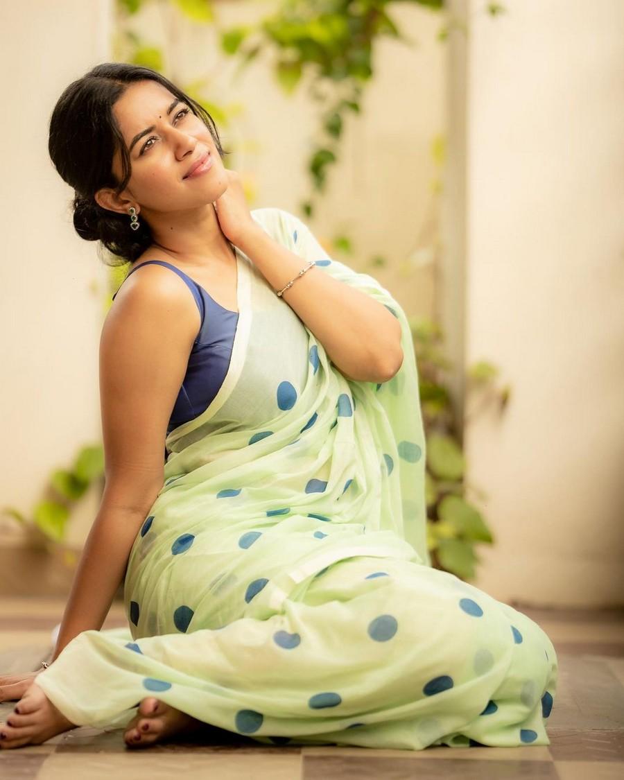 Mirnalini Ravi 6