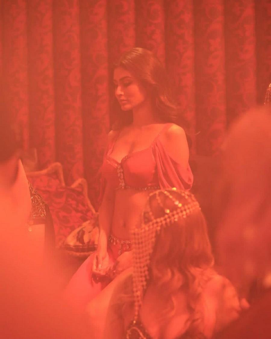 Mouni Roy 15