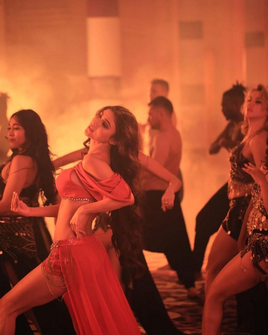 Mouni Roy 19