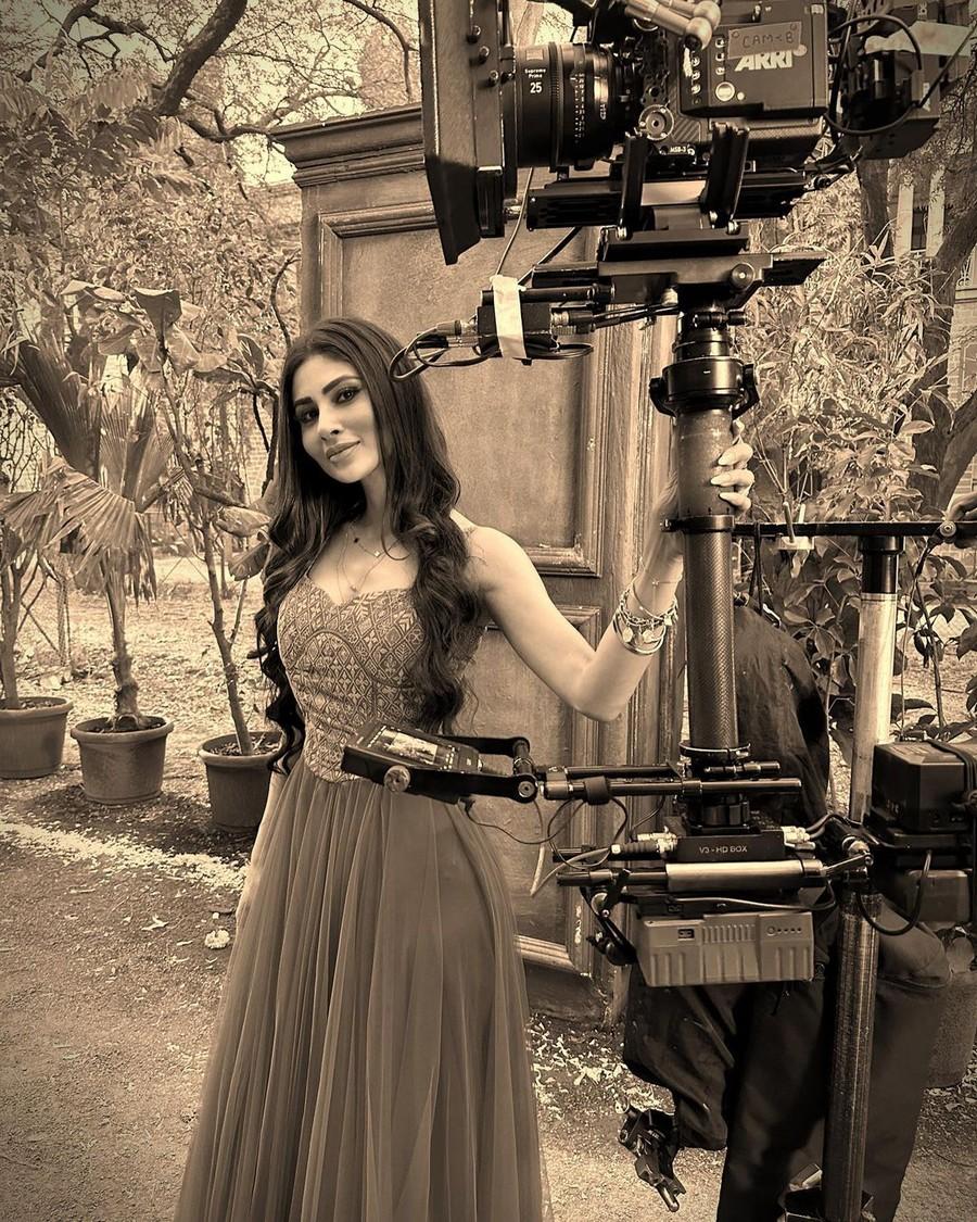 Mouni Roy 2