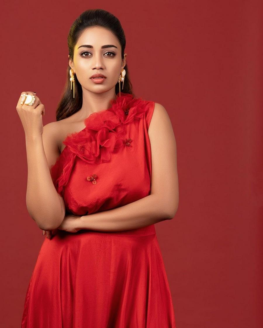 Nivetha Pethuraj 12