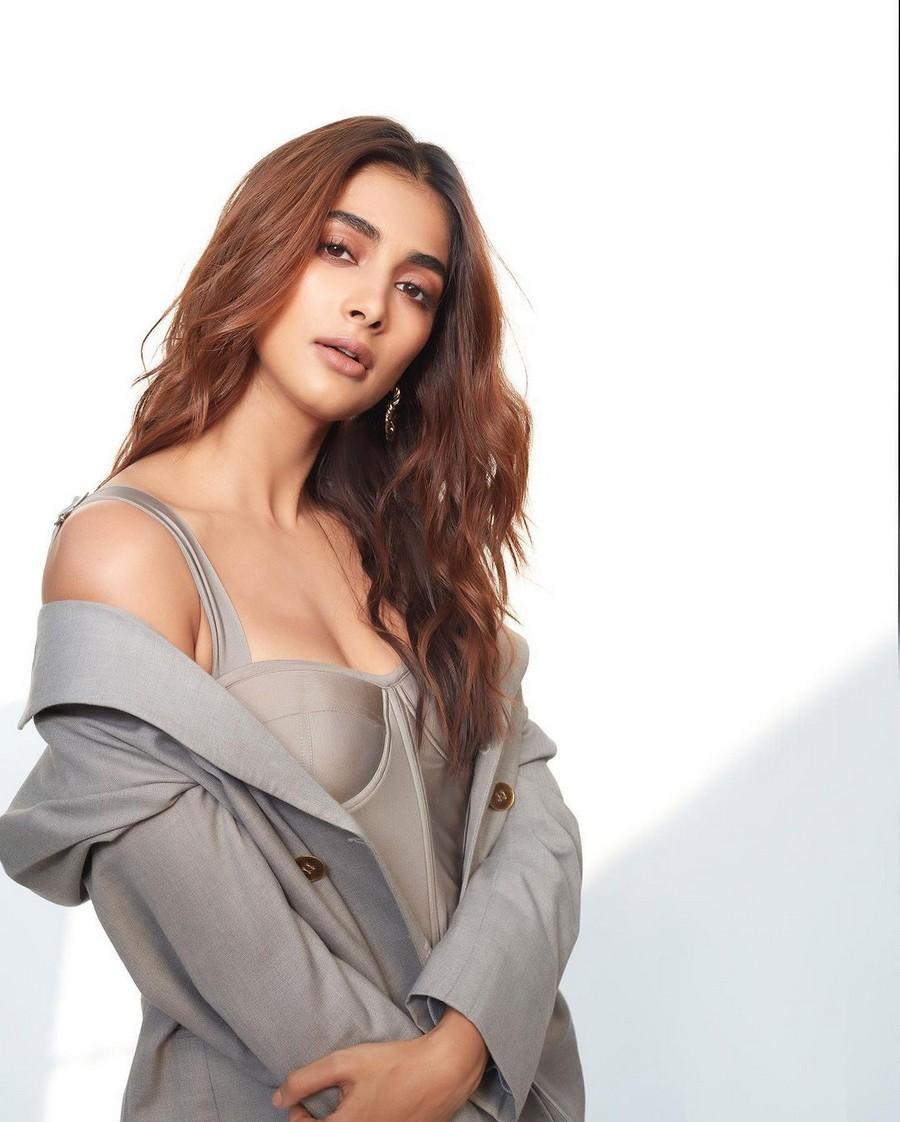 Pooja Hegde 10
