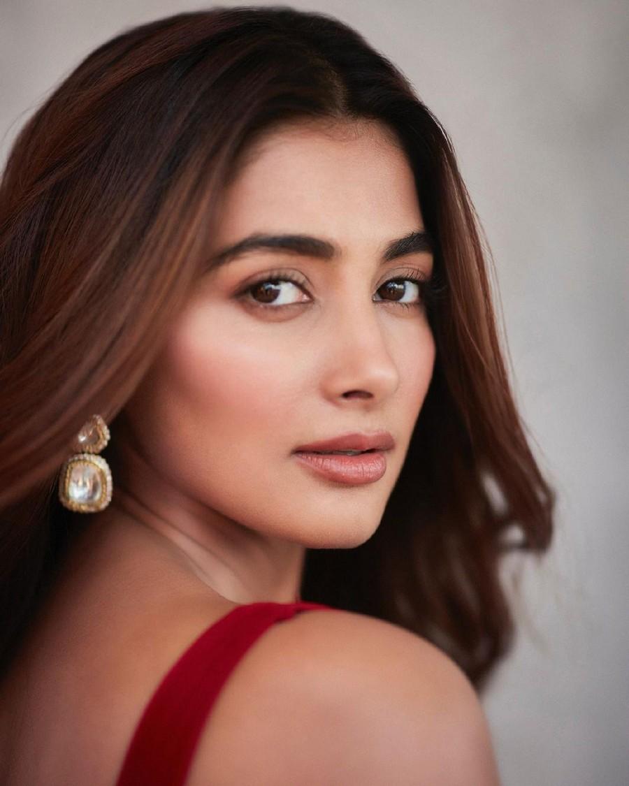 Pooja Hegde 12