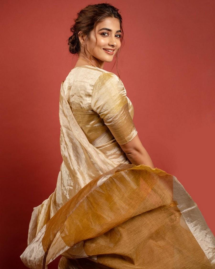 Pooja Hegde 4