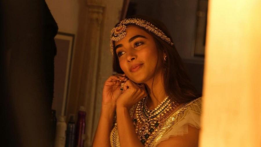 Pooja Hegde 8