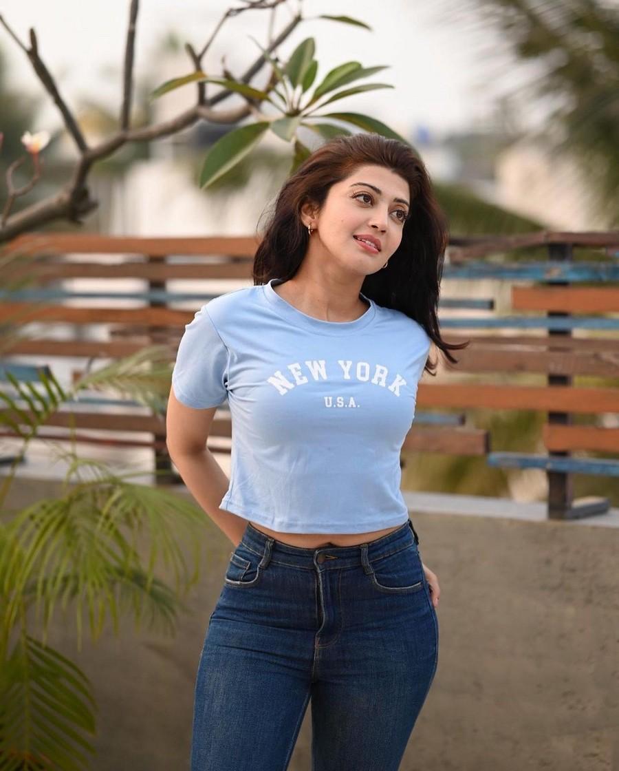 Pranita Subhash 10
